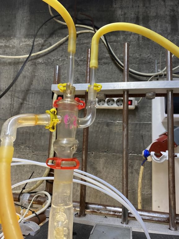 Hydra Pipe attached to the reactor.jpg