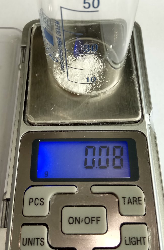 Hydra We take a sample of amphetamine powder.jpg